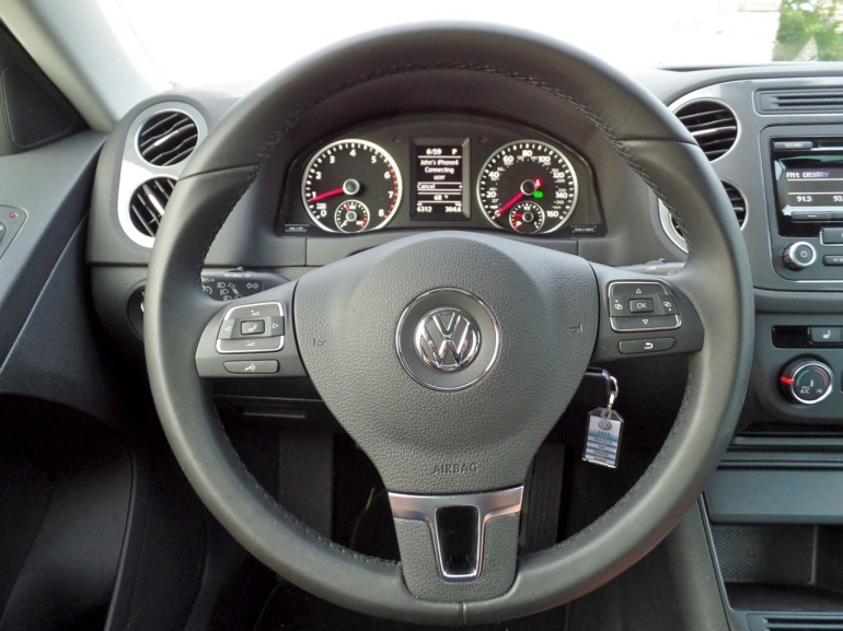 Volkswagens Save Lives 2014 Volkswagen Tiguan SE Quick Spin
