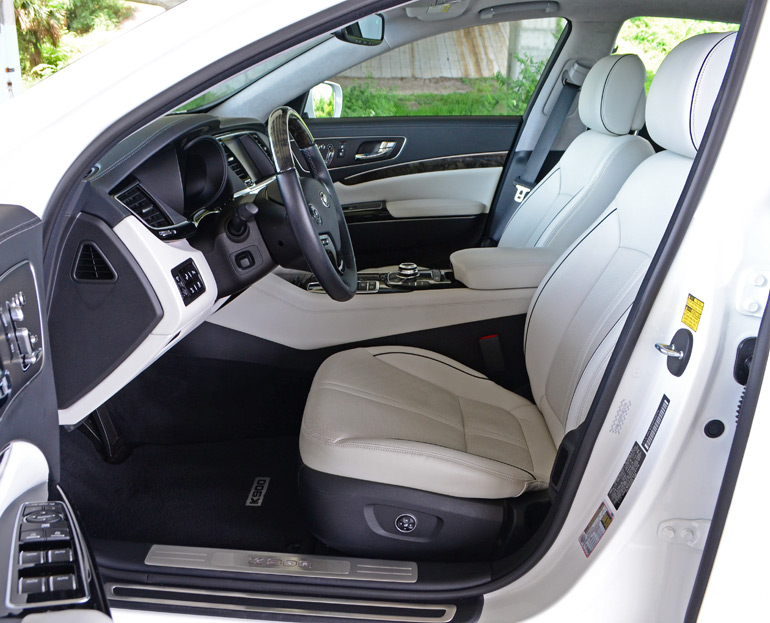 2015-kia-k900-front-seats