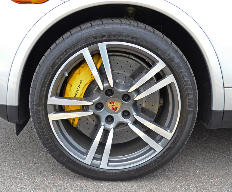 2014-porsche-cayenne-turbo-s-wheel-tire