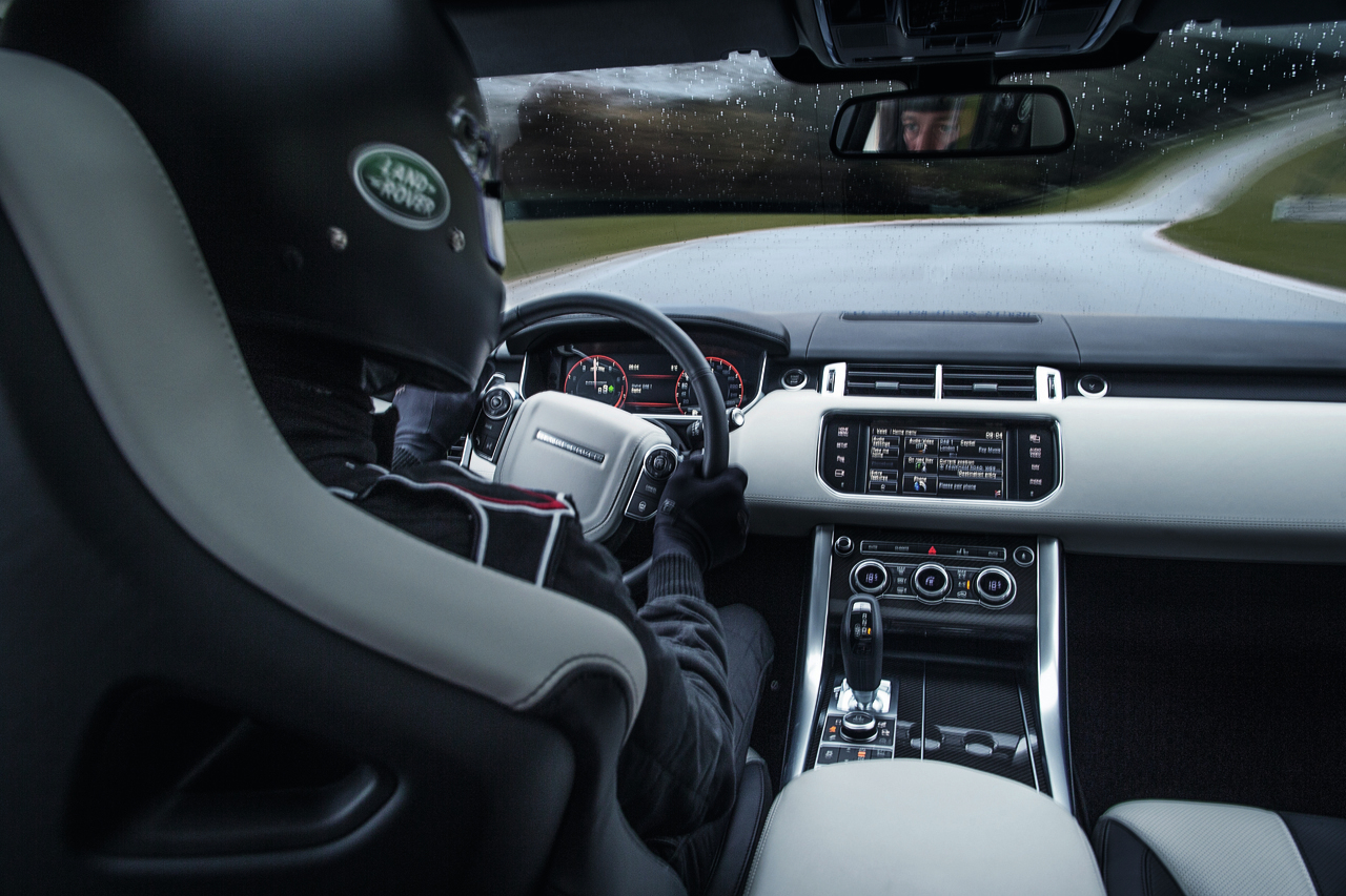 Fastest Land Rover Debuts 2015 Range Rover Sport Svr W