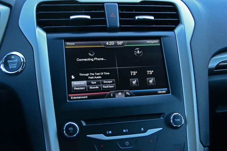 2015-ford-fusion-se-myford-touch-sync-screen