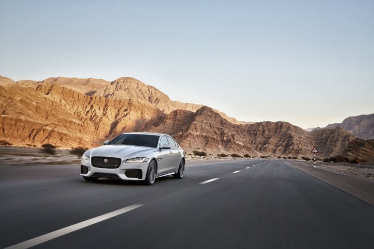 2016-jag-xf-07-1