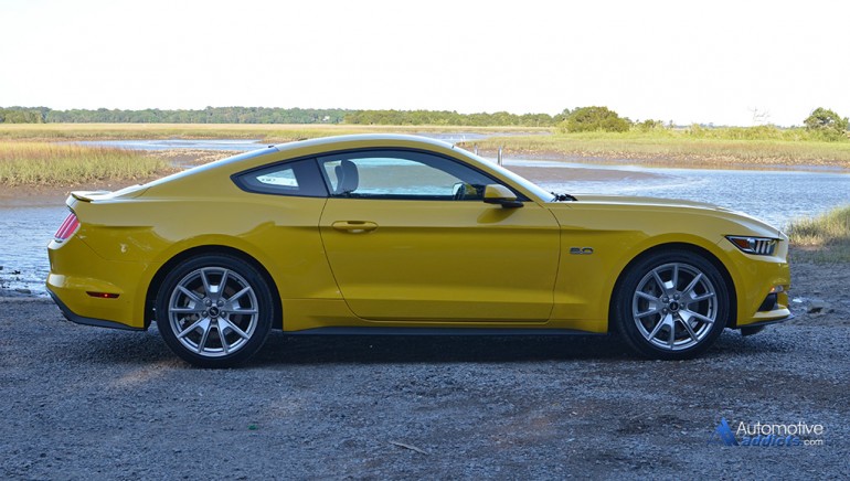 2015-ford-mustang-gt-50th-anniversary-side-on