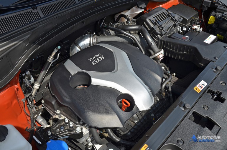 2015-Hyundai-Santa-Fe-sport-turbo-engine