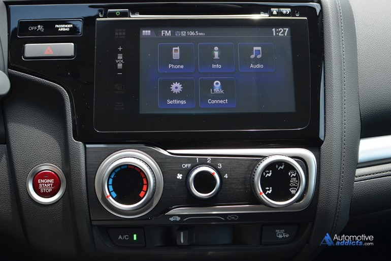 2015-honda-fit-center-dash-touchscreen