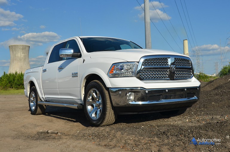 2015-ram-1500-laramie-4x2-v6-crew-cab-front-low-1