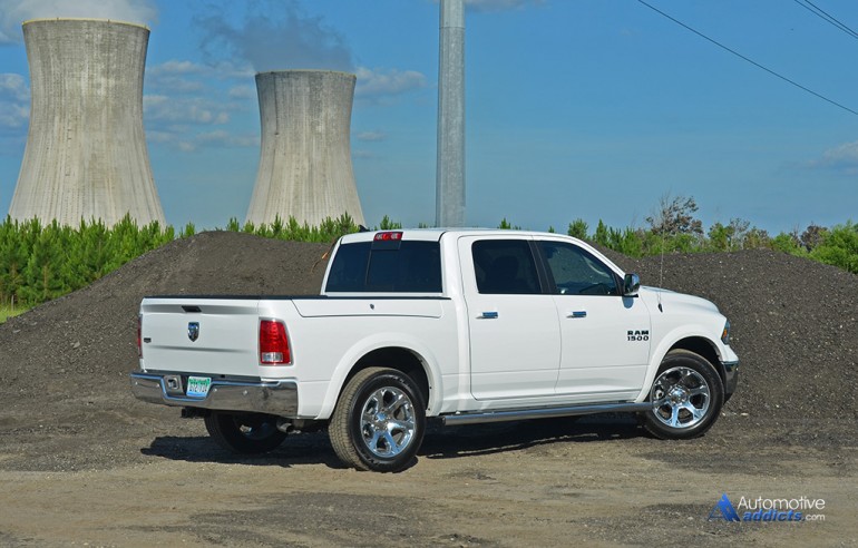 2015-ram-1500-laramie-4x2-v6-crew-cab-side-rear-1