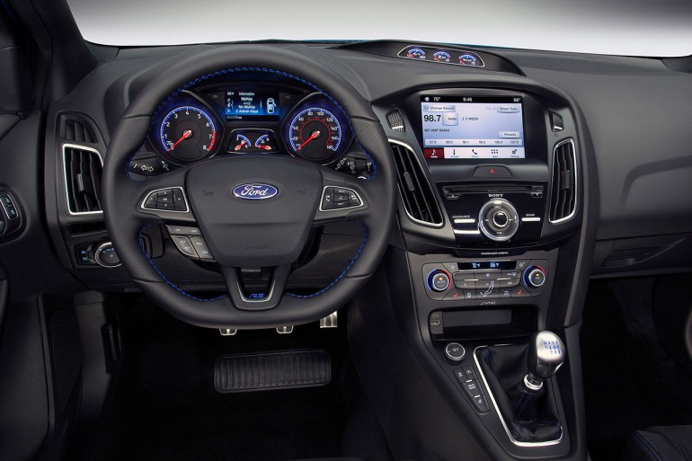 ford-focus-rs-dashboard