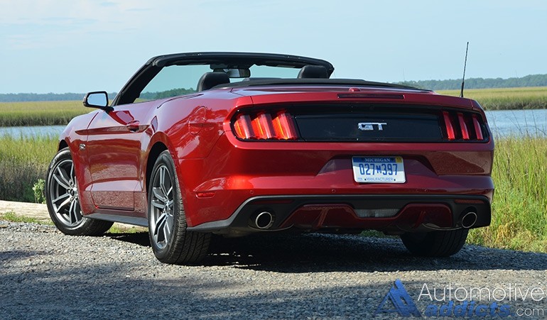 2015-ford-mustang-gt-convertible-rear-1