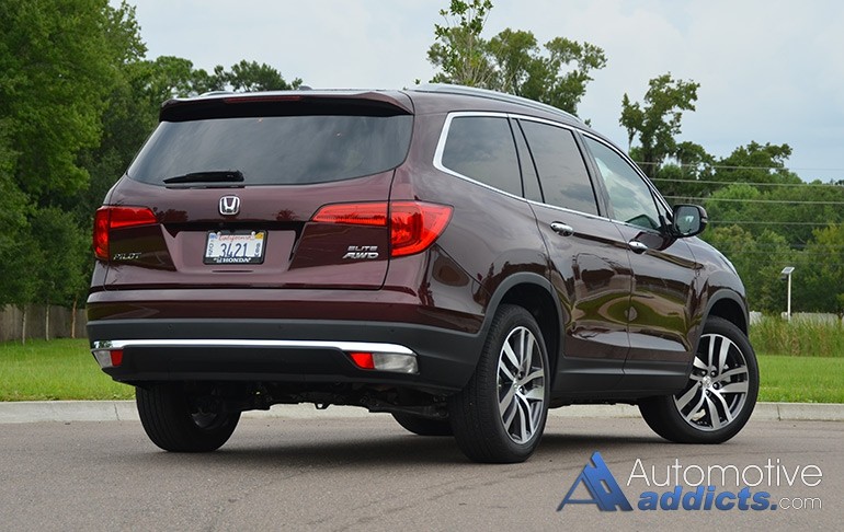 2016-honda-pilot-elite-rear-side