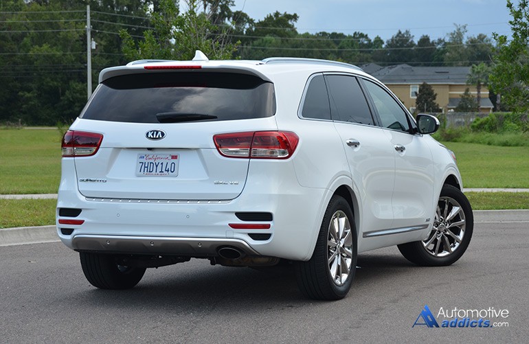 2016-kia-sorento-sxl-awd-rear-curve-1