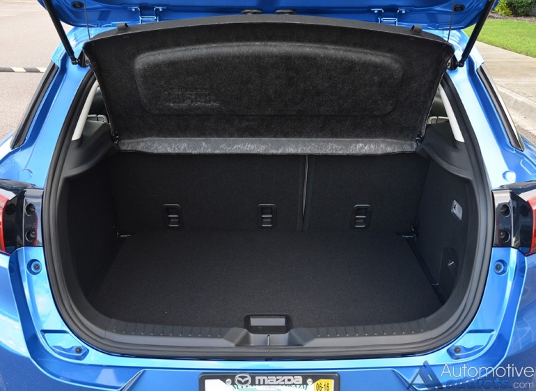 2016-Mazda-CX-3-grand-touring-cargo-up