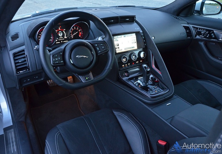 2016-jaguar-f-type-r-coupe-dashboard