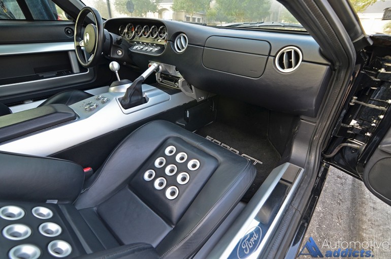 2005-ford-gt-interior