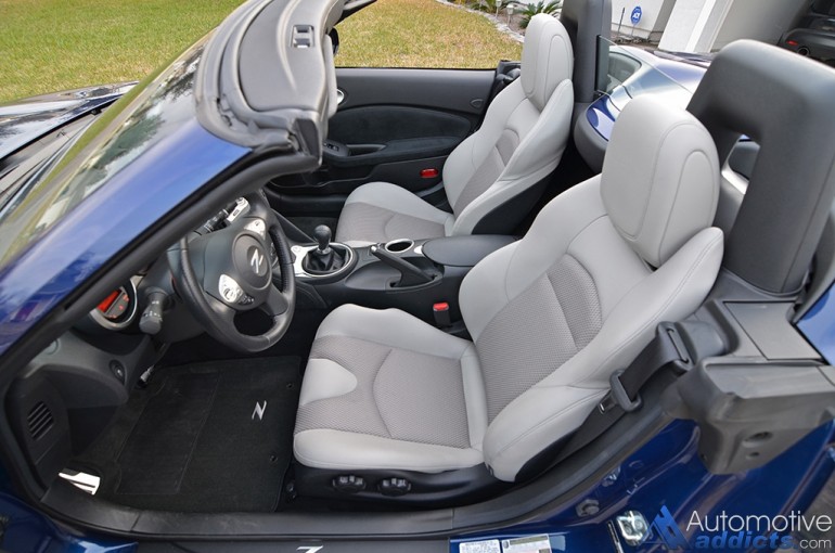 2016-nissan-370z-convertible-seats