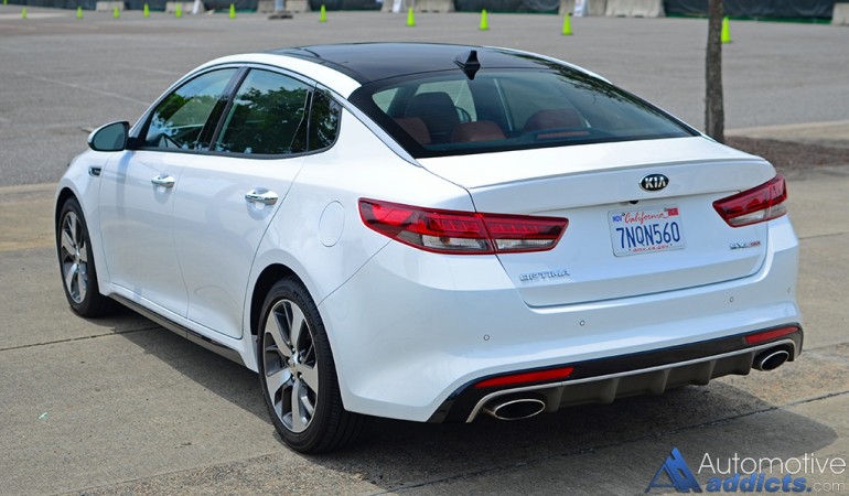 2016-kia-optima-sx-turbo-rear-1