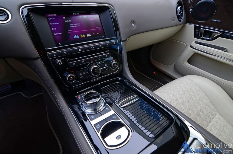 2016-jaguar-xjl-supercharged-dashboard-center-stack-infotainment