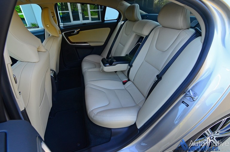 2016-volvo-s60-t5-inscription-rear-seats