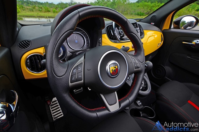 2016-fiat-500c-abarth-cabrio-steering-wheel