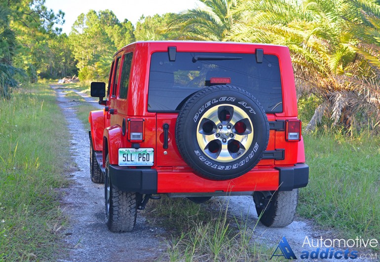 2016-jeep-wrangler-sahara-unlimited-4