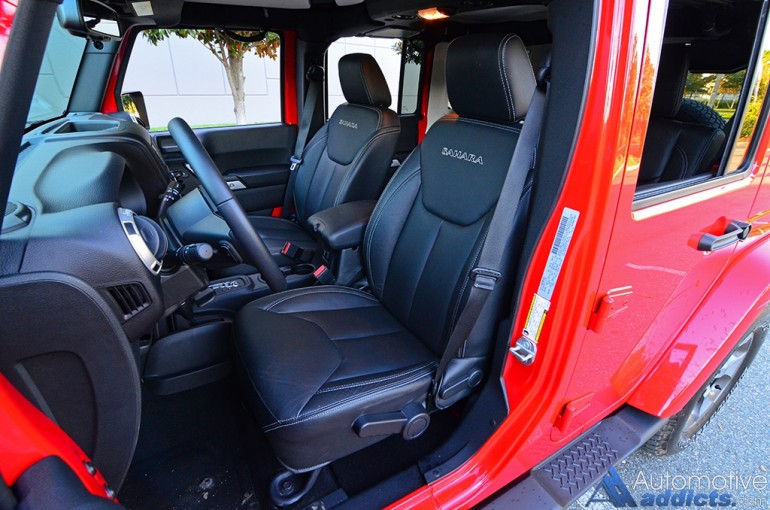 2016-jeep-wrangler-sahara-unlimited-front-seats