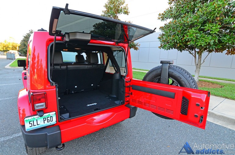 2016-jeep-wrangler-sahara-unlimited-rear-cargo