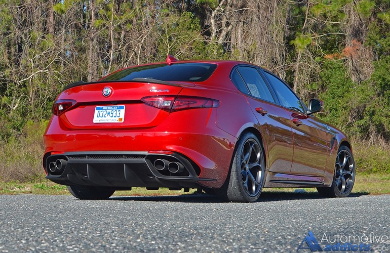 2017-alfa-romeo-giulia-quadrifoglio-rear