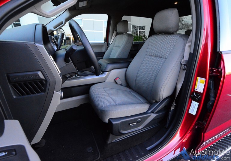 2017-ford-f-350-super-duty-drw-front-seats