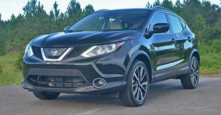 2017-nissan-rogue-sport-feature : Automotive Addicts