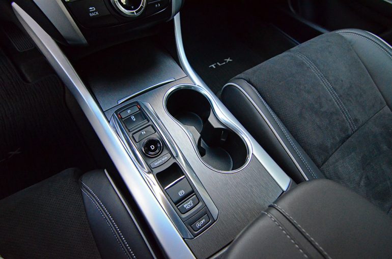 2018-acura-tlx-shawd-aspec-shifter