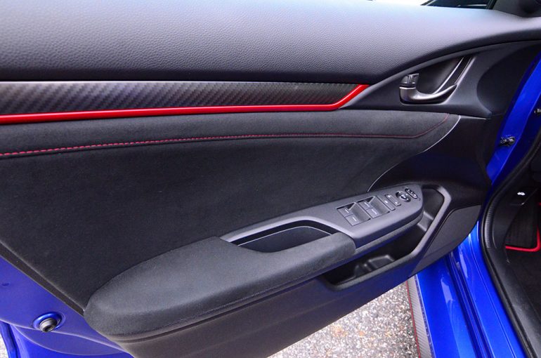 2017-honda-civic-type-r-door-trim