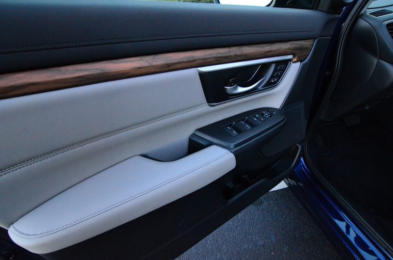 2018-honda-crv-awd-touring-door-trim