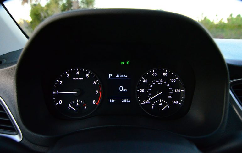 2018-hyundai-accent-limited-sedan-gauge-cluster