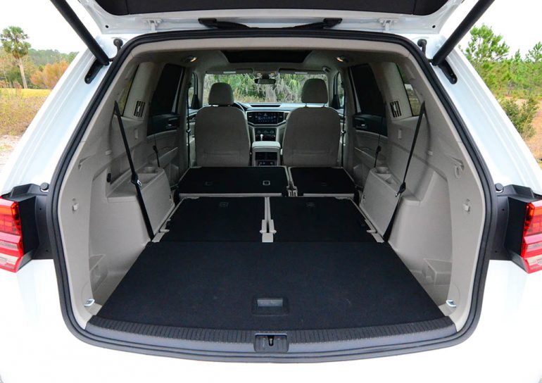 2018-volkswagen-atlas-sel-v6-premium-4motion-cargo-3