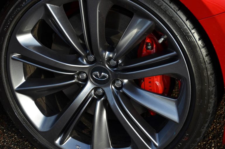 2018-infiniti-q60-red-sport-400-wheel-brakes