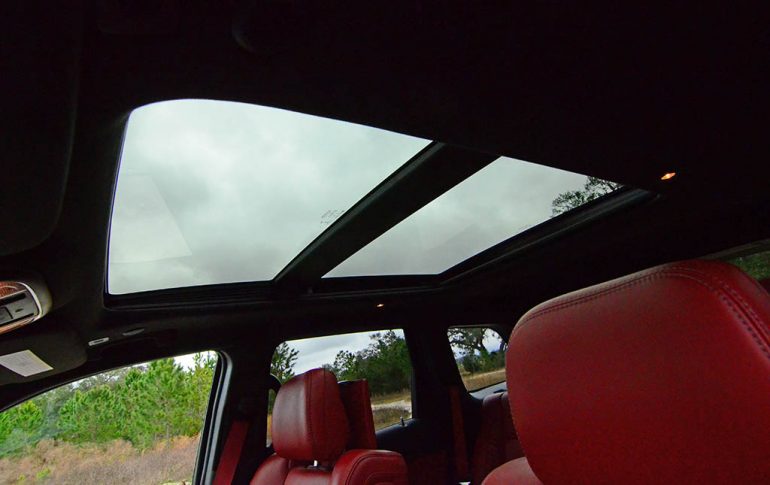 2018-jeep-grand-cherokee-trackhawk-pano-sunroof