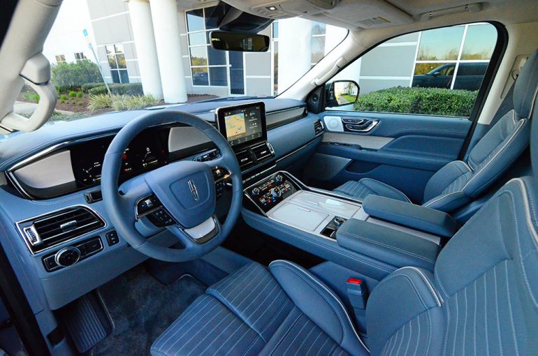 2018-lincoln-navigator-black-label-dashboard-1