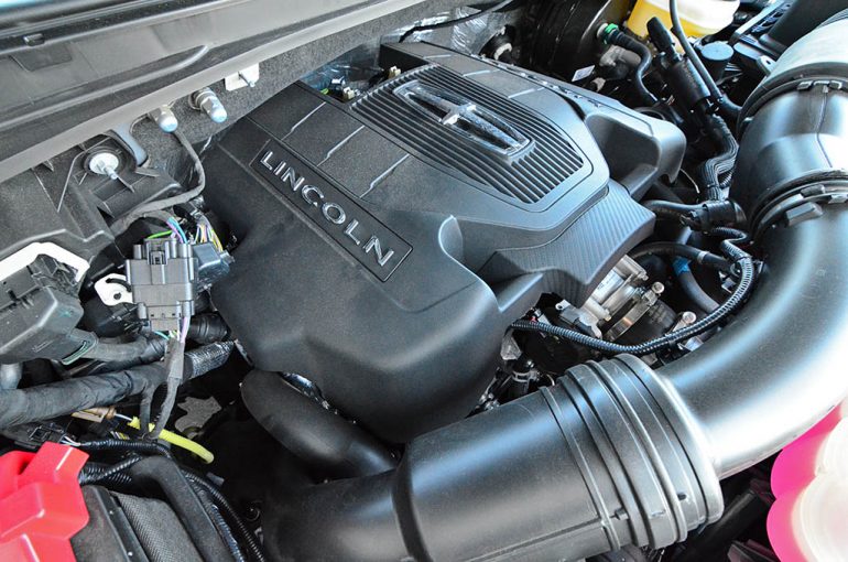 2018-lincoln-navigator-black-label-engine