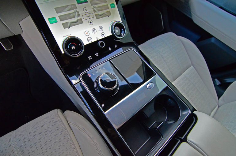land-rover-range-rover-velar-hse-shifter-controls