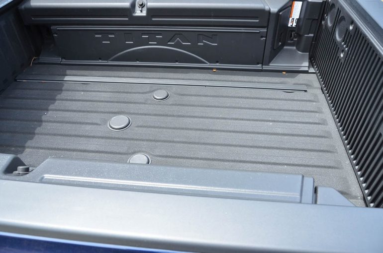 2018-nissan-titan-xd-diesel-crew-cab-bed-2