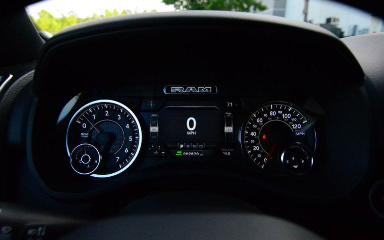 2019-ram-1500-crewcab-bighorn-sport-4x4-gauge-cluster