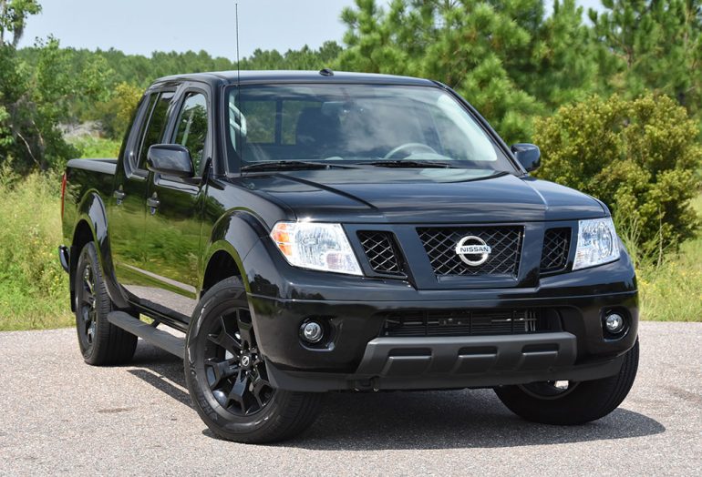 2018 nissan frontier v6 midnight edition 4x4