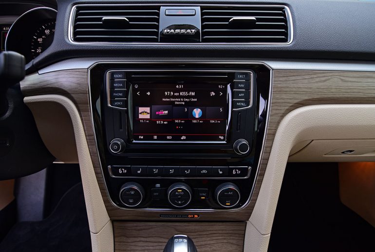2018 volkswagen passat v6 sel premium infotainment