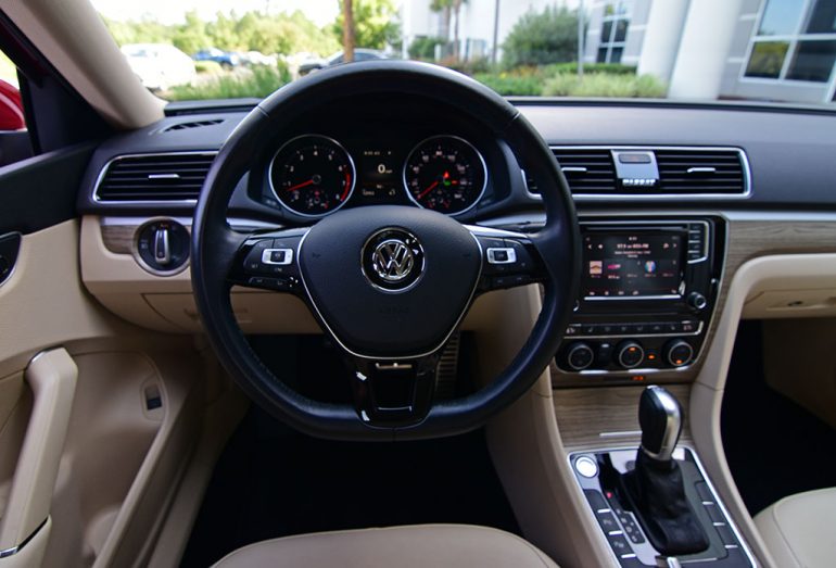 2018volkswagenpassatv6selpremiumsteeringwheel Automotive Addicts