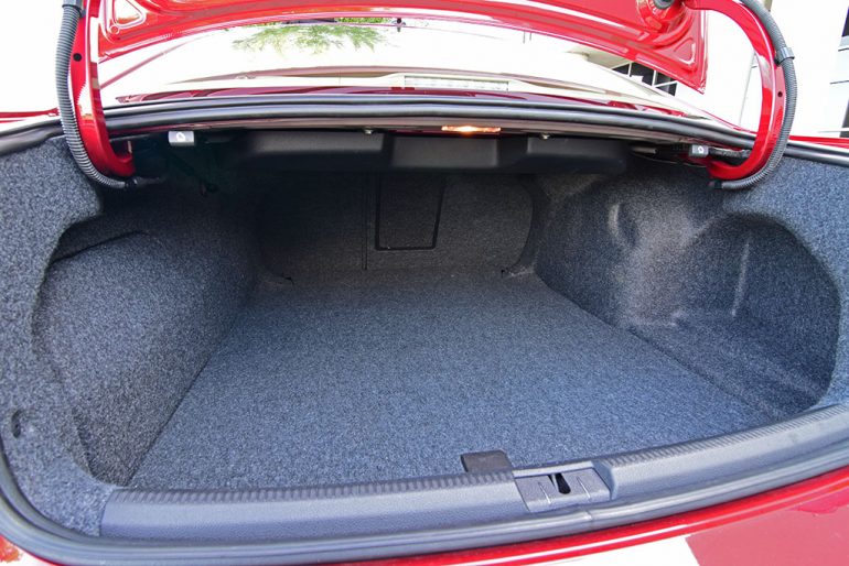 2018 volkswagen passat v6 sel premium trunk