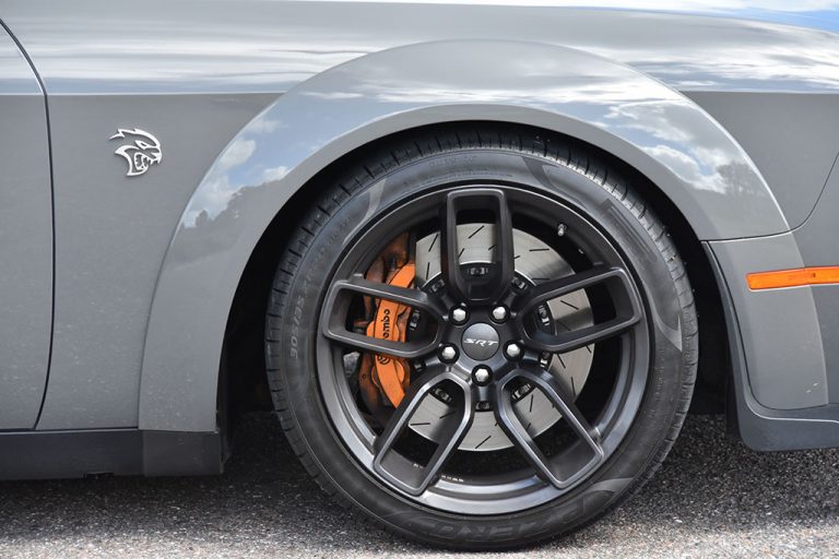 2018dodgechallengersrthellcatwidebodywheeltirebrembobrakes