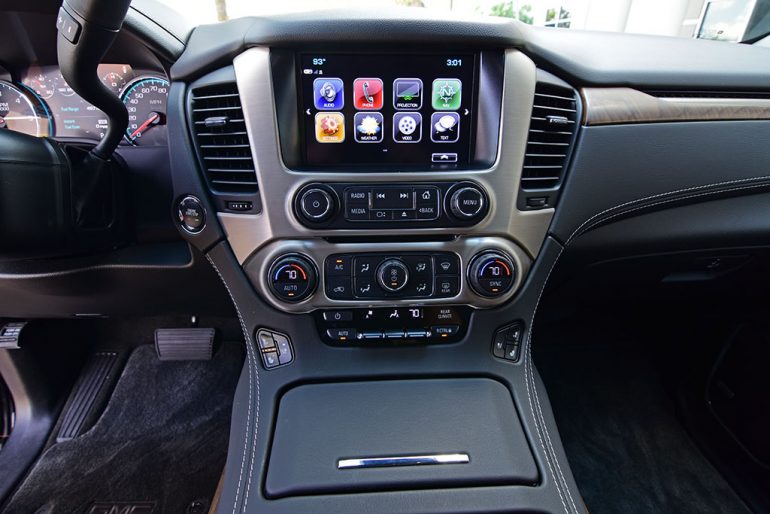 2019 gmc yukon xl denali screen