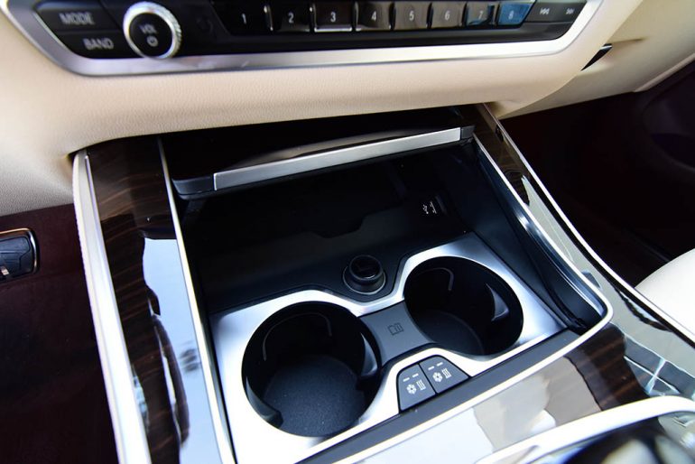 2019 BMW X5 xDrive50i heated cooled cup holders