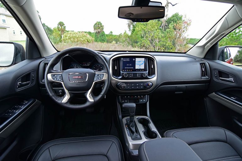 2019 GMC Canyon Denali 4WD dashboard