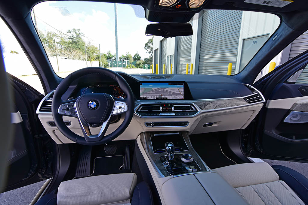 X8 x7 1. BMW x7 xdrive50i. BMW x7 xdrive40i 2022. BMW x7 Interior. BMW x7 2022 салон.